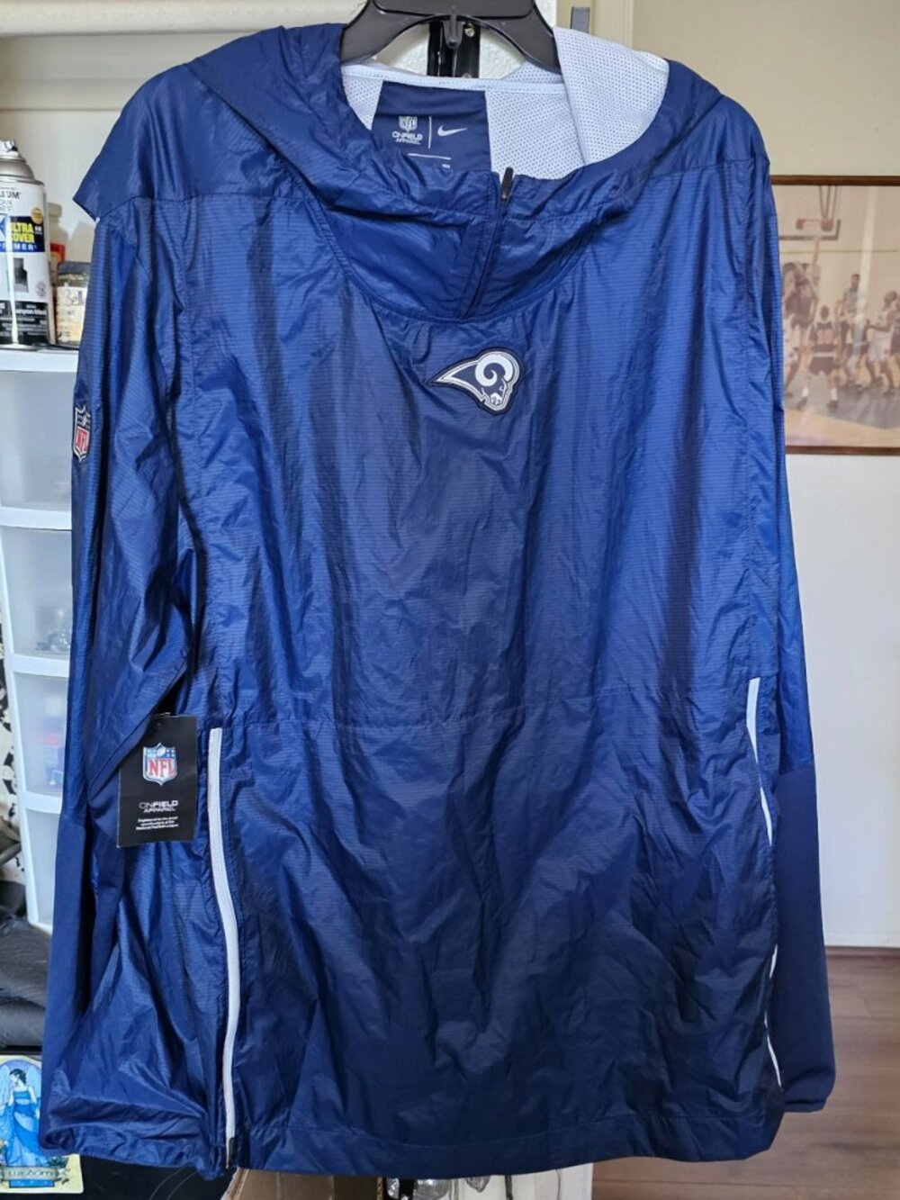 Men's Official NFL Nike Los Angeles Rams Windbreaker NWT never worn